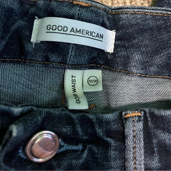 Good American Jeans - Picture 4 of 6
